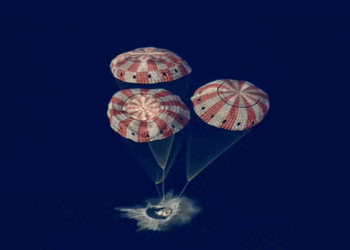 ചന്ദ്രയാത്രയിൽ ചരിത്രം സൃഷ്ടിച്ചുള്ള മടങ്ങി വരവ്; ആർട്ടെമിസ് II സംഘം സുരക്ഷിതമായി ഭൂമിയിൽ തിരിച്ചെത്തി