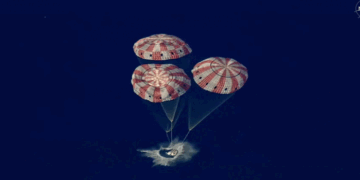 ചന്ദ്രയാത്രയിൽ ചരിത്രം സൃഷ്ടിച്ചുള്ള മടങ്ങി വരവ്; ആർട്ടെമിസ് II സംഘം സുരക്ഷിതമായി ഭൂമിയിൽ തിരിച്ചെത്തി