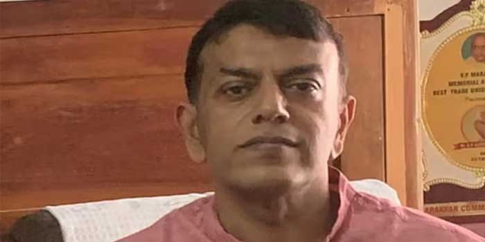 കോളേജിലെ ലൈബ്രറി ഡിജിറ്റൈസേഷൻ പദ്ധതിയിൽ തിരിമറിനടന്നതായി ആരോപണം നേരിട്ട പ്രൊഫസറെ തരംതാഴ്ത്തി… ഇടതുപക്ഷ അനുഭാവിയായ ഡീൻ ഡോ. വിനു തോമസിനെതിരെ നടപടിയെടുത്ത വിഎസിന്റെ മകനെ ഐഎച്ച്ആർഡിയിൽനിന്നു പുറത്താക്കണം- വിഎ അരുൺകുമാറിനെ പുറത്താക്കാൻ മുറവിളികൂട്ടി സിപിഎം അനുകൂല സംഘടനയുടെ സമരം