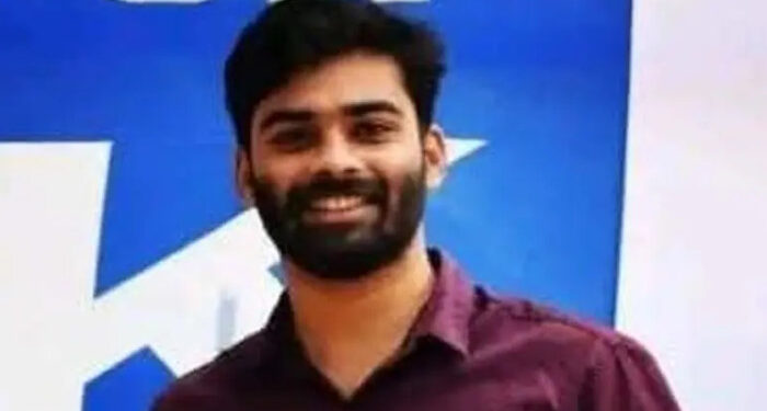 എല്ലാ നെറികെട്ട കളിയും പ്രതീക്ഷിച്ചു തന്നെയാണ് മുന്നോട്ടുപോയത്, പക്ഷേ ഇത് അല്പം കടന്ന കയ്യായ്പ്പോയി, കടവും ലോണുകളുമല്ലാതെ പൊതുപ്രവർത്തനം കൊണ്ട് ഒന്നും സമ്പാദിച്ചിട്ടില്ല, വീണ ജോർജിനെ കരിങ്കൊടി കാണിച്ചതിന് തന്നെ വേട്ടയാടുകയാണ്, ലൈംഗിക അതിക്രമ കേസിന്  പിന്നാലെ ഫേസ്ബുക്ക് പോസ്റ്റുമായി കെഎസ്‌യു കണ്ണൂർ ജില്ലാ അധ്യക്ഷൻ