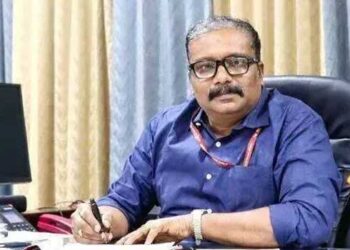 സർക്കാർ അനുമതിയില്ലാതെ സമൂഹമാധ്യമങ്ങളോട് പ്രതികരിച്ചു, സർക്കാർ ചട്ടങ്ങൾ ലംഘിച്ചു!! ബി. അശോകിന് സസ്പെൻഷൻ, നടപടി ചട്ടവിരുദ്ധം, സർക്കാരിനെതിരെ എന്തു തരം പ്രസ്താവനയാണ് താൻ നടത്തിയതെന്ന് ഉത്തരവിൽ വ്യക്തമാക്കിയിട്ടില്ല, പുതിയൊരു സർക്കാർ ഫോം ചെയ്യുന്ന സാഹചര്യത്തിൽ പെട്ടെന്ന് നിയമ നടപടിയുമായി മുന്നോട്ട് പോകുന്നില്ല- ബി. അശോക്