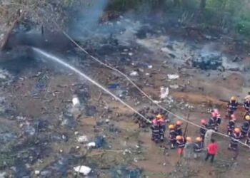 ഉച്ചയ്ക്ക് ജോലി ചെയ്യുന്ന സ്ഥലത്തേക്ക് പറഞ്ഞിരുന്നത് 40 ഊണുകൾ, അതിനാൽ ദുരന്തത്തിൽ 30-40 ഓളം പേർ പെട്ടിട്ടുണ്ട്!! തെരച്ചിലിനിടെ പാടത്ത് രണ്ട് മൃതദേഹങ്ങൾ കൂടി…മൃതദേഹാവശിഷ്ടങ്ങൾ കണ്ടെത്താൻ കെഡാവർ നായകൾ, DNA സംഘം തൃശൂരിൽ, തിരിച്ചറിയാൻ പറ്റാത്ത മൃതദേഹങ്ങളിൽ DNA പരിശോധന