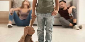 മലപ്പുറം- പാലക്കാട് സ്വദേശികളായ മാതാപിതാക്കൾ ലഹരിയിൽ, വിശന്നു പൊരിഞ്ഞ് ഒന്നര വയസുകാരൻ കുഞ്ഞ് അവശനിലയിൽ ഹോട്ടൽ മുറിയിൽ!! വിവരമറിഞ്ഞെത്തിയ ശിശുക്ഷേമ സമിതി ഏറ്റെടുത്ത് പരിചരണ കേന്ദ്രത്തിലേക്ക് മാറ്റി… കെട്ടുവിട്ടതോടെ കുട്ടിയെ തിരിച്ചുകിട്ടണമെന്നാവശ്യപ്പെട്ട് 24 കാരനും 21 കാരിയും രം​ഗത്ത്, കുട്ടിയുടെ സംരക്ഷണം ഉറപ്പാക്കിയ ശേഷം തീരുമാനം- അധികൃതർ