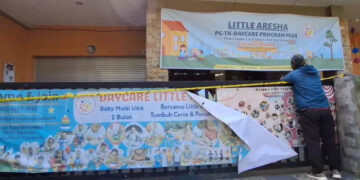 കരയാതിരിക്കാന്‍  പിഞ്ചുകുഞ്ഞുങ്ങളുടെ വായ മൂടിക്കെട്ടി,  മൂന്ന് മീറ്റർ വീതിയുള്ള  മുറിയില്‍ ഇരുപതോളം കുട്ടികളെ കുത്തിനിറച്ചു, കൈകാലുകള്‍ കെട്ടിയിട്ട് പീഡനം, കുട്ടികളുടെ ശരീരത്തില്‍ നിറയെ മുറിവേറ്റ പാടുകള്‍, ഡേ കെയർ സെന്റര്‍ വളഞ്ഞ് പൊലീസ്, 13 പേരെ അറസ്റ്റ് ചെയ്തു