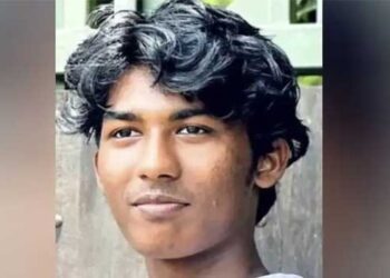 വീടിനു പുറത്ത് കുളിച്ചുകൊണ്ടിരുന്ന വിദ്യാർഥി ഇടിമിന്നലേറ്റ് മരിച്ചു