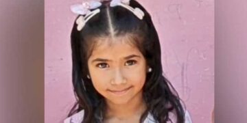 ബന്ധുവീട്ടിലേക്ക് പോകുന്നതിനി‌ടെ ഒന്നാം ക്ലാസുകാരി പെട്ടെന്ന് കുഴഞ്ഞുവീണു, ഉടൻ ആശുപത്രിയിലെത്തിച്ചെങ്കിലും ജീവൻ രക്ഷിക്കാനായില്ല