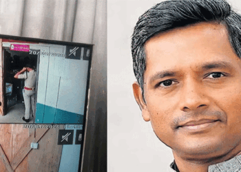 ‘ഒരു മുറിയും തുറക്കേണ്ട; തിരഞ്ഞെടുപ്പ് കമ്മിഷന്റെ വിശ്വാസ്യതയെ ബാധിക്കും കൈവശം വയ്‌ക്കേണ്ട രേഖകള്‍ മുറികളില്‍ വച്ച് പൂട്ടിയിട്ടുണ്ടെങ്കില്‍ അതിന്റെ ഉത്തരവാദിത്തം ഉദ്യോഗസ്ഥര്‍ക്കാണ് ‘: മുഖ്യ തിരഞ്ഞെടുപ്പ് ഓഫീസര്‍