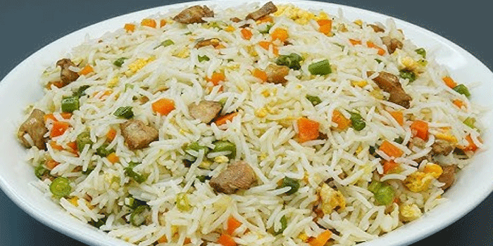 ‘ചിക്കൻ ഫ്രൈഡ് റൈസിൽ ചിക്കനില്ല‘- ആരോപണമുയർത്തി ഹോട്ടൽ ജീവനക്കാരിയെ മർദിച്ച് യുവാവ്; കടയും അടിച്ചു തകർത്തു