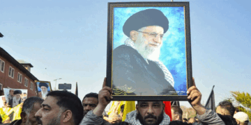 സുരക്ഷാ വെല്ലുവിളികൾ ; മുൻ പരമോന്നത നേതാവ് ആയത്തുള്ള അലി ഖമനേയിയുടെ മൃതദേഹം സംസ്‌കരിക്കാനാകാതെ ഇറാൻ