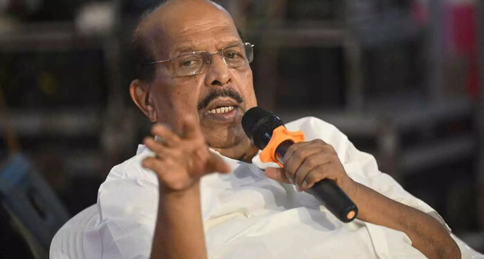 സിപിഎം മറ്റു സംസ്ഥാനങ്ങളില് കോണ്ഗ്രസിനെ പിന്തുണയ്ക്കുകയല്ലേ? ഇന്ത്യാ മുന്നണിയില് ചേരാന് സിപിഎം തീരുമാനിച്ച യോഗത്തില് പിണറായി വിജയന് ഉറങ്ങുകയായിരുന്നോ?? ഞാന് പാര്ട്ടി അംഗമാകുന്ന കാലത്ത് പിണറായി വിജയനെ തിരുവിതാംകൂറില് ആരും അറിയുക പോലുമില്ല, നവകേരളമെന്ന് പറഞ്ഞ് നരകകേരളമാക്കിയ സര്ക്കാരാണ് പിണറായി വിജയന്റേത് – ജി സുധാകരന്