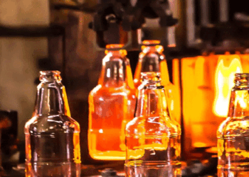 പശ്ചിമേഷ്യൻ യുദ്ധം: പൊട്ടി പാളീസായി ​ഗ്ലാസ് വ്യവസായം; കുപ്പികളും ഭരണികളും കിട്ടാനില്ല;  കത്തികയറുന്ന വിലയും!