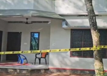 വിവാഹ വാർഷികാഘോഷത്തിനിടെ ഭർത്താവും ഭാര്യയും തമ്മിൽ വഴക്ക്, പിടിച്ചുമാറ്റാൻ ചെന്ന അമ്മാവനെ കത്തിക്ക് കുത്തി!! സ്വന്തം പിതാവിനെ അടുത്തുകിടന്ന കസേരയെടുത്ത് തലയ്ക്കടിച്ച് കൊലപ്പെടുത്തി, മകൻ അറസ്റ്റിൽ, ആക്രമണം മദ്യ ലഹരിയിൽ