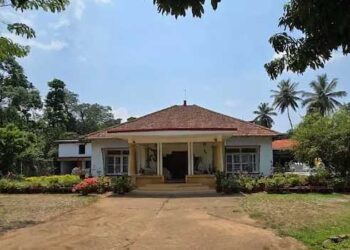 ഹോം സ്റ്റേയിലെത്തിയ യുഎസ് വനിതയെ മയക്കുമരുന്നു നൽകി ക്രൂരമായി ലൈം​ഗിക പീഡനത്തിനിരയാക്കി, പുറം ലോകവുമായി ബന്ധപ്പെടാതിരിക്കാൻ മൂന്ന് ദിവസം വൈഫൈ ഉൾപ്പെടെയുള്ള സൗകര്യങ്ങൾ കട്ട് ചെയ്തു, ഉടമയും തൊഴിലാളിയും അറസ്റ്റിൽ