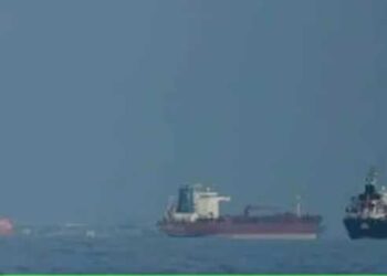 ഇറാനിയൻ നാവികസേന ഇന്ത്യൻ കപ്പലുകൾക്ക് നേരെ വെടിയുതിർത്തത് ആശയവിനിമയം നടത്തിയ ശേഷം? , “നിങ്ങൾ യാത്രയ്ക്ക് അനുമതി നൽകിയിരുന്നു… ഇപ്പോൾ വെടിവെക്കുന്നു… ഞങ്ങളെ തിരിച്ചു പോകാൻ അനുവദിക്കുക”… സൻമാർ ഹെറാൾഡിലുള്ള ഒരു ക്രൂ അംഗം നടത്തിയ ഓഡിയോ സന്ദേശം പുറത്ത്, ടാങ്കറിലെ ഓട്ടോമാറ്റിക് ഐഡന്റിഫിക്കേഷൻ സിസ്റ്റം ഓഫ് ചെയ്തു…Audio