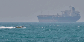 ഇന്ത്യൻ ടാങ്കറുകൾക്ക് നേരെയുള്ള ഇറാൻ ആക്രമണം: ഹൊർമുസ് കടക്കുന്ന ഏതൊരു കപ്പലിനെയും ‘ശത്രുപക്ഷത്തുള്ളവരായി’ കാണക്കാക്കുമെന്ന്  ഐആർജിസിയുടെ വിശദീകരണം