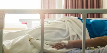 ഗോ ബാക്ക് ഇന്ത്യ ആക്രോശം, പിന്നാലെ കത്തികൊണ്ട് വയറിനു കുത്തിപ്പരുക്കേൽപ്പിച്ചു!! അയർലൻഡിൽ മലയാളി നഴ്സിനെ വളഞ്ഞിട്ട് ആക്രമിച്ച് ഒരുകൂട്ടം കൗമാരക്കാർ, ആക്രമണം പാലുവാങ്ങാൻ ഒറ്റയ്ക്ക് പുറത്തിറങ്ങിയപ്പോൾ