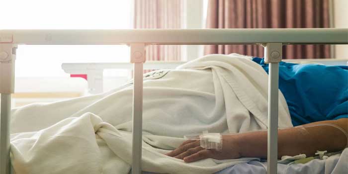 ഗോ ബാക്ക് ഇന്ത്യ ആക്രോശം, പിന്നാലെ കത്തികൊണ്ട് വയറിനു കുത്തിപ്പരുക്കേൽപ്പിച്ചു!! അയർലൻഡിൽ മലയാളി നഴ്സിനെ വളഞ്ഞിട്ട് ആക്രമിച്ച് ഒരുകൂട്ടം കൗമാരക്കാർ, ആക്രമണം പാലുവാങ്ങാൻ ഒറ്റയ്ക്ക് പുറത്തിറങ്ങിയപ്പോൾ