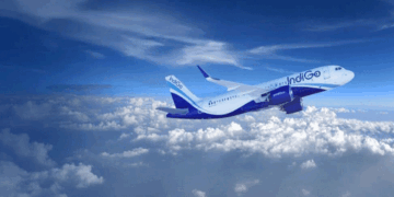 കീശ കീറും ആകാശയാത്ര; ഇന്ധന വില കൂടിയതോടെ യാത്രാനിരക്ക് ഉയർത്തി ഇൻഡി​ഗോ; അന്താരാഷ്ട്ര ടിക്കറ്റിന് 10,000 രൂപ വരെ വർധന; ആഭ്യന്തര യാത്രയ്ക്കും ചിലവേറും
