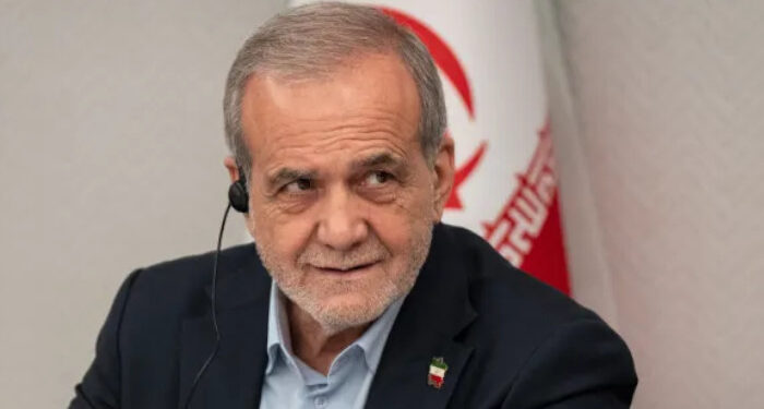 “അമേരിക്കൻ ജനതയോട് ഞങ്ങള്‍ക്ക് ഒട്ടും ശത്രുതയില്ല”,  ചിലര്‍ തങ്ങളെ ഭീഷണിയായി ചിത്രീകരിക്കുകയാണ്,   യു എസ് സര്‍ക്കാര്‍ ഇസ്രയേലിന്റെ താത്പര്യങ്ങൾ  സംരക്ഷിക്കുന്ന  ‘പ്രോക്സി’യായാണ് പ്രവര്‍ത്തിക്കുന്നത്, പ്രതിരോധിക്കുക മാത്രമാണ് തങ്ങള്‍ ചെയ്യുന്നത്, അമേരിക്കൻ ജനതയ്ക്ക് തുറന്ന കത്തുമായി ഇറാന്‍ പ്രസിഡന്റ്