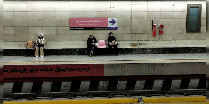 “ഇന്ന് ട്രെയിനിൽ യാത്ര ചെയ്യരുത്”; ഇറാനിയൻ ജനതയ്ക്ക്  ഇസ്രായേൽ സൈന്യത്തിന്റെ മുന്നറിയിപ്പ്; ‘ഇറാൻ സമയം രാത്രി 9:00 മണി വരെ രാജ്യത്തുടനീളം ട്രെയിനിലോ റെയിൽവേ ട്രാക്കുകൾക്ക് സമീപത്തൂടെയോ ഉള്ള യാത്ര ഒഴിവാക്കുന്നതാണ് നല്ലത്‘