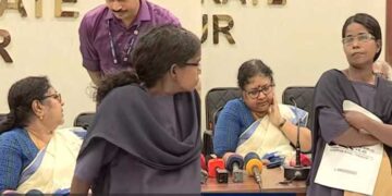 ‘അയൽവാസിയുടെ വീട്ടിലെ ചക്ക എന്റെ പറമ്പിൽ വീഴുന്നതിൽ പരാതി കൊടുത്തിട്ടും നടപടിയുണ്ടായില്ല’… തൃശൂർ വെടിക്കെട്ട് ദുരന്തത്തിൽ മന്ത്രിമാരുടെ പത്രസമ്മേളനം യുവതി തടസപ്പെടുത്തിയതിനു പിന്നിൽ അയൽവാസിയുടെ പറമ്പിലെ ‘ചക്ക’, പത്രസമ്മേളനം കഴിഞ്ഞ് പരിഹരിക്കാമെന്ന് ഉറപ്പ് നൽകിയിട്ടും അമ്പിനും വില്ലിനും വഴങ്ങാതെ യുവതി