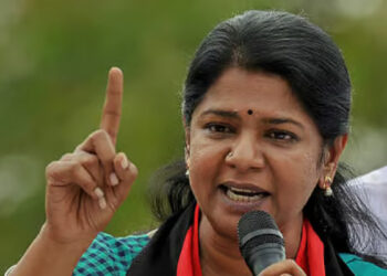 വനിതാ സംവരണ ബില്‍ ഒരു കെണിയാണ്, ബിജെപി സ്ത്രീകളെ മനുഷ്യ കവചമായി ഉപയോഗിക്കുന്നു, നിയമം പ്രാബല്യത്തില്‍ വന്നിട്ടുണ്ടെങ്കില്‍ ചര്‍ച്ചയുടെ ഉദ്ദേശ്യമെന്താണ്?? ഈ സഭയോട് നിങ്ങള്‍ക്ക് എന്ത് ബഹുമാനമാണ് ഉള്ളത്? തങ്ങള്‍ അവസാനം വരെ പ്രതിഷേധിക്കുമെന്ന് കനിമൊഴി