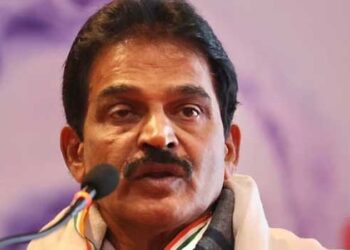 വേണമെങ്കിൽ മുഖ്യമന്ത്രി സ്ഥാനത്തിന് അരക്കൈ നോക്കാൻ കെ.സി തയാർ!! ഇരിക്കൂറിൽ നിന്ന് മത്സരിക്കും, എംഎൽഎ കസേര ഒഴിഞ്ഞുകൊടുക്കാനൊരുങ്ങി സജീവ് ജോസഫ്?, സ്വന്തം പിആറിനായി കോടികൾ വേണുഗോപാൽ ചെലവാക്കി- എതിരാളികൾ, വി ഡി സതീശനായും സമൂഹ മാധ്യമങ്ങളിൽ മുറവിളി