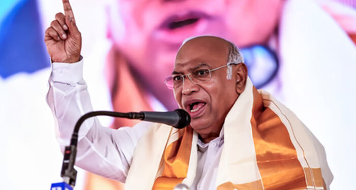 കേരളത്തിലെ നരേന്ദ്ര മോദിയാണ് പിണറായി വിജയൻ, ഇരുവരും ഒരേ നാണയത്തിന്റെ രണ്ട് വശങ്ങള്‍, കോണ്‍ഗ്രസിനെ  അധികാരത്തില്‍ നിന്ന് അകറ്റാന്‍ ബിജെപിയും എൽഡിഎഫും തമ്മിൽ രഹസ്യ ധാരണയുണ്ട്,  ബിജെപി ഏറ്റവും വലിയ കുറ്റവാളി പാർട്ടിയെന്ന് മല്ലികാര്‍ജുന്‍ ഖാര്‍ഗെ