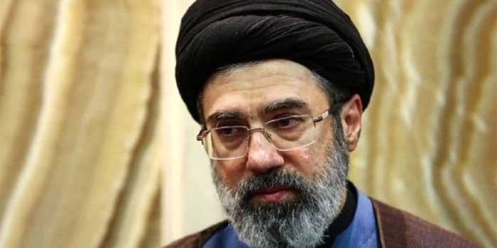 മൊജ്താബ വെറും ഡമ്മി?, കാര്യങ്ങൾ കൈകാര്യം ഐആർജിസി, പുതിയ പരമോന്നത നേതാവിന്റെ ആശയവിനിമയം കൈപ്പടയിലെഴുതിയ കത്തുകളിലൂടെ… ഫെബ്രുവരിയിലെ ആക്രമണത്തിൽ ഗുരുതര പരുക്ക്, മുഖത്തും ചുണ്ടിലും പൊള്ളലേറ്റതോടെ സംസാരിക്കാനും ചലിക്കാനും ബുദ്ധിമുട്ട്, നടക്കണമെങ്കിൽ വെപ്പുകാൽ വേണ്ടി വന്നേക്കും, സംസാരിക്കണമെങ്കിൽ പ്ലാസ്റ്റിക് സർജറിയും