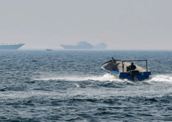 ഹൊർമുസിൽ അമേരിക്കയെ തുരത്താൻ ‘കൊതുകുപട‘യെ ഇറക്കി ഇറാൻ; കാഴ്ചയിൽ ചെറുതെങ്കിലും ശേഷി മാരകം!