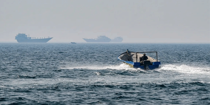 ഹൊർമുസിൽ അമേരിക്കയെ തുരത്താൻ ‘കൊതുകുപട‘യെ ഇറക്കി ഇറാൻ; കാഴ്ചയിൽ ചെറുതെങ്കിലും ശേഷി മാരകം!