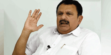 മുഖ്യമന്ത്രിയുടെ‘ഡാഷ് മോനെ’ പരാമർശം കേരളത്തിനാകെ അപമാനകരം; രേവന്ദ് റെഡ്ഡി തമാശയ്ക്ക് ഒരു പരാമർശം നടത്തിയപ്പോൾ അതേതീതിയിൽ സിനിമാ ഡയലോ​ഗിൽ തന്നെ പിണറായി വിജയനും മറുപടിയേകാമായിരുന്നു‘- കെ. മുരളീധരൻ