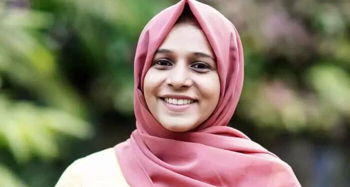 “മുസ്ലിമായി ജനിപ്പിച്ചതിന് അള്ളാഹുവിന് സ്തുതി”,  നമ്മൾക്ക് ചെറിയ പെരുന്നാളും വലിയ പെരുന്നാളും മാത്രമേയുള്ളൂ, വിഷുവൊക്കെ ഇതര മതസ്ഥരുടേതാണ്, അതിന്  ആശംസ നേരാന്‍ പാടില്ല, കുറച്ചൊക്കെ വിവരം ഉണ്ടാകുമെന്ന് കരുതി, നജ്മ തബ്ഷീറക്കെതിരെ ആക്രമണവുമായി ലീഗ് സൈബര്‍ വിങ്