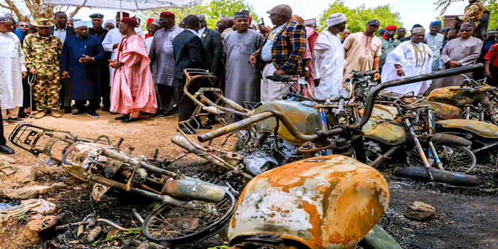 ഫുട്ബോൾ മൈതാനത്തേയ്ക്ക് അതിക്രമിച്ചു കയറി ഐഎസ് ഭീകരുടെ ആക്രമണം; നൈജീരിയയിൽ 29 പേർ കൊല്ലപ്പെട്ടു; അക്രമികൾ നിരവധി വീടുകളും കത്തിച്ച് ചാമ്പലാക്കി