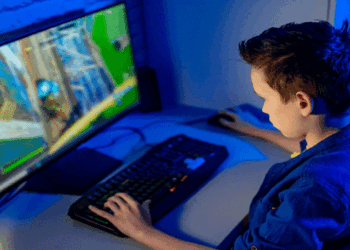 ഓണ്‍ലൈന്‍ ഗെയിമുകള്‍ക്ക് കടിഞ്ഞാണുമായി കേന്ദ്ര സർക്കാർ; പൈസ വച്ചുള്ള ​ഗെയിം ഔട്ട്;  കുട്ടികളെയും യുവാക്കളെയും കുരുക്കിൽ വീഴ്ത്താതിരിക്കാനുള്ള പുതു നിയമം മെയ് ഒന്ന് മുതൽ പ്രാബല്യത്തിൽ