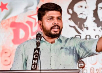 ഡിവൈഎഫ്ഐ പിരിച്ച പണത്തിന്റെ പലിശയുടെ അത്രപോലും പിരിക്കാൻ സാധിക്കാത്തവരാണ് യൂത്ത് കോൺഗ്രസും മൂത്ത കോൺഗ്രസും, നാണം  ഉണ്ടെങ്കിൽ തങ്ങളുടെ യൂണിറ്റ് സെക്രട്ടറിയെ കണ്ടാല്‍ യൂത്ത് കോൺഗ്രസ് സംസ്ഥാനാധ്യക്ഷൻ  മടിക്കുത്ത് അഴിച്ചിട്ട് കൈകൂപ്പി നിൽക്കണം, ടൗൺഷിപ്പ് എന്ന് പറയാനുള്ള അർഹതപോലും അവര്‍ക്കില്ല- വി വസീഫ്