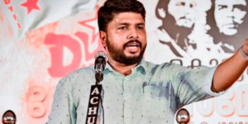 ഡിവൈഎഫ്ഐ പിരിച്ച പണത്തിന്റെ പലിശയുടെ അത്രപോലും പിരിക്കാൻ സാധിക്കാത്തവരാണ് യൂത്ത് കോൺഗ്രസും മൂത്ത കോൺഗ്രസും, നാണം  ഉണ്ടെങ്കിൽ തങ്ങളുടെ യൂണിറ്റ് സെക്രട്ടറിയെ കണ്ടാല്‍ യൂത്ത് കോൺഗ്രസ് സംസ്ഥാനാധ്യക്ഷൻ  മടിക്കുത്ത് അഴിച്ചിട്ട് കൈകൂപ്പി നിൽക്കണം, ടൗൺഷിപ്പ് എന്ന് പറയാനുള്ള അർഹതപോലും അവര്‍ക്കില്ല- വി വസീഫ്