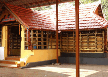 പന്തളം കൊട്ടാരത്തിൽ മോഷണം;  തിരുവാഭരണത്തിലെ കാണിപ്പൊന്ന് നഷ്ടമായി; കൈക്കലാക്കി മുങ്ങിയത് ദർശനത്തിനെത്തിയ ആൾ