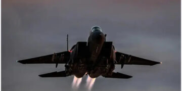 അമേരിക്കൻ പൈലറ്റിനെ ജീവനോടെ പിടികൂടുന്നവര്‍ക്ക് വമ്പന്‍ പാരിതോഷികവുമായി ഇറാന്‍, തോക്കുകളും പതാകയുമേന്തി തെരച്ചില്‍ ശക്തമാക്കി ഗ്രാമവാസികള്‍, മറുഭാഗത്ത് അതീവ രഹസ്യ നീക്കവുമായി യു എസ്