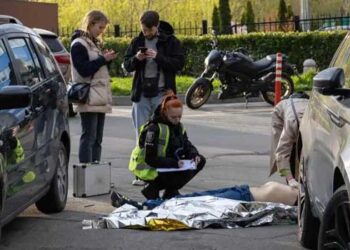 ആദ്യം അക്രമി തെരുവിൽ സാധാരണക്കാർക്കെതിരെ വെടിയുതിർത്തു, പിന്നാലെ സൂപ്പർമാർ‍ക്കറ്റിൽ കയറി ആളുകളെ ബന്ദികളാക്കി!! യുക്രൈനിൽ വെടിവെപ്പിൽ മരണം ആറായി, 10 പേർക്ക് പരുക്ക്, മോസ്‌കോ സ്വദേശിയായ അക്രമിയെ സുരക്ഷാസേന വധിച്ചു