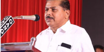 ചൂടു മൂത്തപ്പോൾ തോൽവി ഭയന്ന്  ജി സുധാകരന്റെ കിളി പോയി… ഭുവനേശ്വരനെ കൊന്നത് എസ്.എഫ്.ഐ.ക്കാരാണെങ്കിൽ അന്നത്തെ എസ്.എഫ്.ഐ. നേതാവ് സുധാകരനല്ലേ?? 10 വോട്ടിന് വേണ്ടി നെറികെട്ട കാര്യങ്ങള്‍ പ്രചരിപ്പിക്കുകയാണ്, ഒരു സ്ത്രീയെക്കുറിച്ച് ഇങ്ങനെയാണോ പറയുന്നത്?? രൂക്ഷ വിമര്‍ശനവുമായി ആര്‍ നാസര്‍