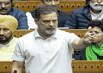 ‘സ്ത്രീകളെ മറയാക്കി കേന്ദ്ര സർക്കാർ രാജ്യത്തിന്റെ രാഷ്ട്രീയ ഭൂപടം മാറ്റിവരയ്ക്കാനൊരുങ്ങുന്നു; ഒബിസി, ദളിത്, ന്യൂനപക്ഷ വിഭാഗങ്ങളെ പിന്നിലാക്കാനുള്ള ഗൂഢാലോചന ഇതിന് പിന്നിലുണ്ട് ‘: രാഹുൽ ​ഗാന്ധി