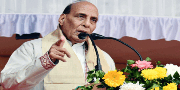 ‘ഓപ്പറേഷൻ സിന്ദൂർ പൊടുന്നനെ അവസാനിപ്പിച്ചത് ഇന്ത്യയുടെ ആക്രമണ കഴിവ് കുറവായതിനാലല്ല; ദീർഘകാലയുദ്ധത്തിന് നമ്മൾ പൂർണ്ണമായി തയ്യാറെടുത്തിരുന്നു; പിന്നെ വേണ്ടെന്നുവെച്ചതാണ് ‘: പ്രതിരോധമന്ത്രി രാജ്‌നാഥ് സിങിന്റെ വെളിപ്പെടുത്തൽ