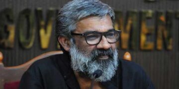 അറസ്റ്റ് ചെയ്ത് കോടതിയിൽ ഹാജരാക്കാനുള്ള പോലീസ് നീക്കത്തിനിടെ സംവിധായകൻ രഞ്ജിത്തിന് ദേഹാസ്വാസ്ഥ്യം, പരിശോധനയിൽ രക്തസമ്മർദ്ദം സാധാരണനിലയിൽ, ഹൃദയസംബന്ധമായ പ്രശ്നങ്ങൾ ഒന്നുമില്ല- പരിശോധിച്ച ഡോക്ടർമാർ… വീണ്ടും പോലീസ് സ്റ്റേഷനിലേക്ക്!! വ്യാജപരാതി- ഒറ്റവാക്കിൽ മറുപടി നൽകി സംവിധായകൻ