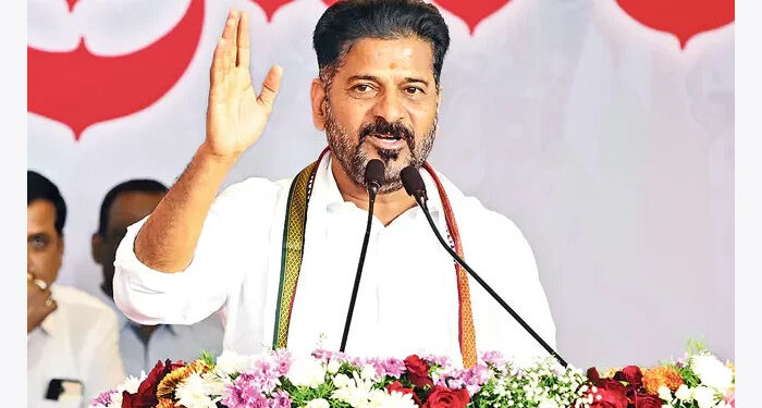 ‘ബൈ ബൈ പിണറായി’ നിങ്ങളുടെ സമയം കഴിഞ്ഞു, അല്പ്പം വിശ്രമിക്കൂ, യുഡിഎഫ് ജയിച്ചാല് കേരളത്തില് മെസിയോ റൊണാള്ഡോയോ വരും, യുവാക്കളുമായി ഫുട്ബോള് കളിക്കും, തെലങ്കാനയില് മെസി വന്നത് കണ്ടില്ലേ?? വിജയന്റെ പ്രായത്തെ ബഹുമാനിക്കുന്നു, അത് കൊണ്ട് ഒന്നും പറയുന്നില്ലെന്ന് രേവന്ത് റെഡ്ഡി