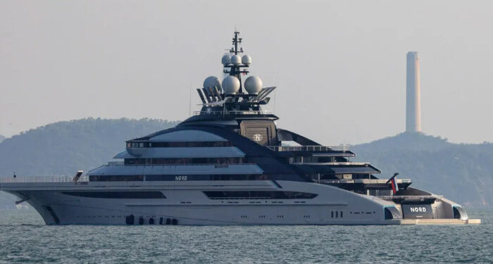 യു എസ് ഉപരോധം കാറ്റില്‍ പറത്തി റഷ്യ, പുടിന്റെ ഉറ്റ സുഹൃത്തിന്റെ ആഡംബര കപ്പൽ ഹുർമുസ് കടന്നു, ഇറാന്‍ – റഷ്യ നയതന്ത്ര ബന്ധം ശക്തമാകുന്നു