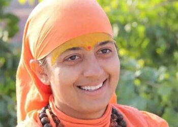 ചായ കുടിക്കുന്നവർ പശുവിനെ കൊല്ലുന്നവർ… ചായ കുടിക്കുന്നത് ഗോഹത്യയ്ക്ക് തുല്യം, ഹിന്ദുക്കൾ നമ്മുടെ സംസ്കാരത്തെ സംരക്ഷിക്കാൻ ചായ ഒഴിവാക്കണം- വിചിത്ര വാദവുമായി സാധ്വി ശ്രദ്ധ ഗോപാൽ