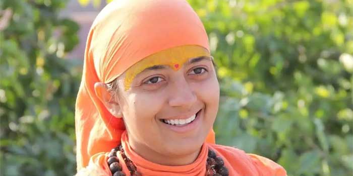 ചായ കുടിക്കുന്നവർ പശുവിനെ കൊല്ലുന്നവർ… ചായ കുടിക്കുന്നത് ഗോഹത്യയ്ക്ക് തുല്യം, ഹിന്ദുക്കൾ നമ്മുടെ സംസ്കാരത്തെ സംരക്ഷിക്കാൻ ചായ ഒഴിവാക്കണം- വിചിത്ര വാദവുമായി സാധ്വി ശ്രദ്ധ ഗോപാൽ