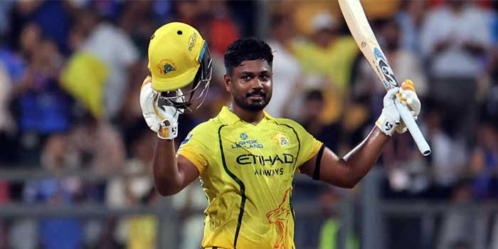 ഒന്നര മാസം മുൻപ് ഇതേ സ്റ്റേഡിയത്തിൽ ഇതേ കാണികൾക്കു മുൻപ് 89 പുറത്തായതിന്റെ കേടും പലിശയും അങ്ങട് തീർത്തിട്ടുണ്ട്ട്ടോ ചേട്ടൻ … അവസാന ഓവറിൽ എണ്ണം പറഞ്ഞ രണ്ട് സിക്സറുകൾ ഒരു ഫോർ… ഈ സീസണിൽ സഞ്ജുവിന് രണ്ടാം സെഞ്ചുറി (101*)