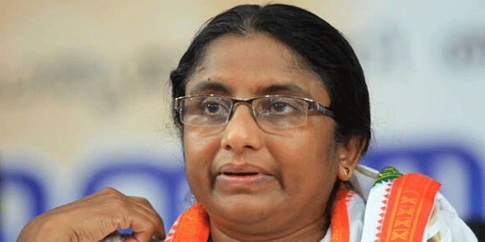 പോളിങ് സമയം കഴിഞ്ഞതിന് ശേഷം ബൂത്തിൽ കയറി; ഷാനിമോൾ ഉസ്മാനെതിരെ കേസ്; നടപടി തിരഞ്ഞെടുപ്പ് കമ്മിഷന്റെ നിർദേശപ്രകാരം